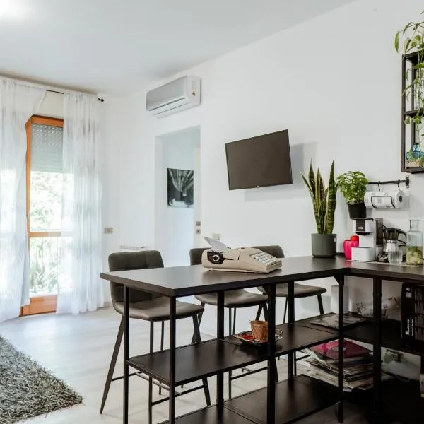 Meina cozy art apartament, hotel en Meina