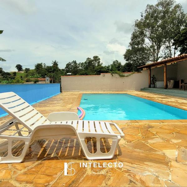 Sítio c/ Piscina, Churrasqueira e Sala de Jogos