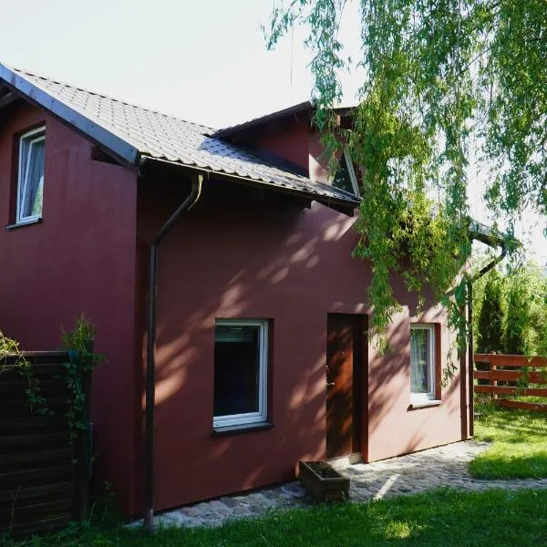 Domek nad rzeką Słupią z jacuzzi, hotel v destinaci Sulęczyno