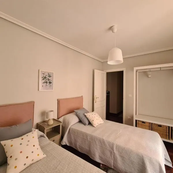 Apartamento en Sarón a 5 min de Cabárceno, hotel in Sarón