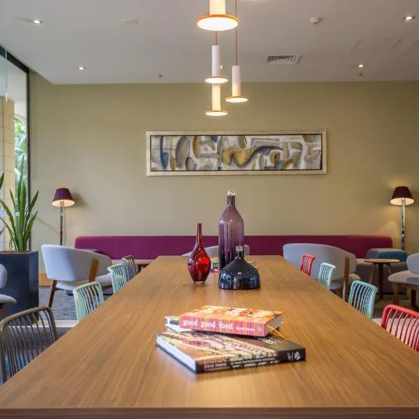 Crowne Plaza Sydney Macquarie Park by IHG, hotel v destinaci Sydney