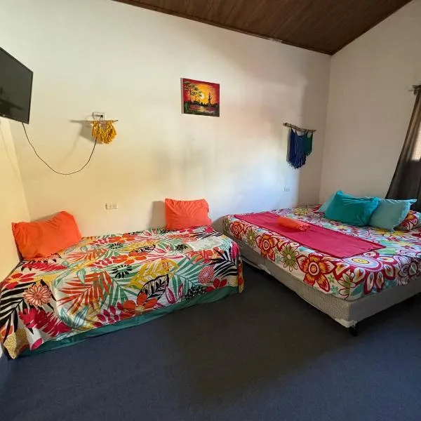 Cheap Hostel Quepos, hotel v destinaci Quepos