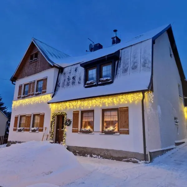 Pension MAX, hotel in Pernink