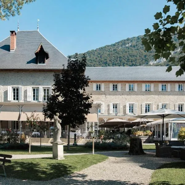 Château des Comtes de Challes, hotel v destinaci Challes-les-Eaux