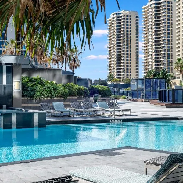Circle on Cavill - Self Contained & Privately Managed - Wow Stay, hotel in Gold Coast
