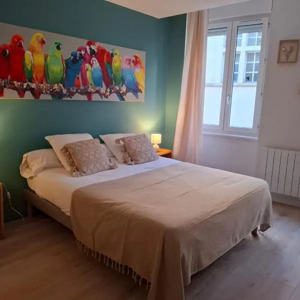 Quality studio Macon Center Place aux Herbes, hotel u gradu Mako