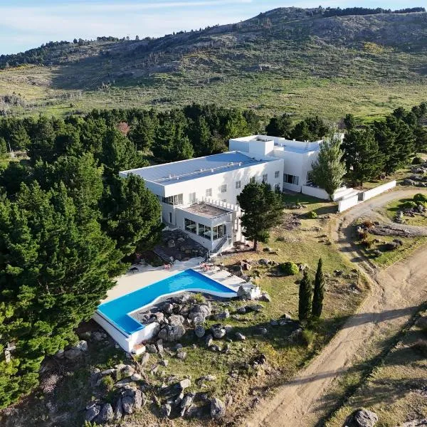 Elegance Hotel Tandil, hotel in Tandil