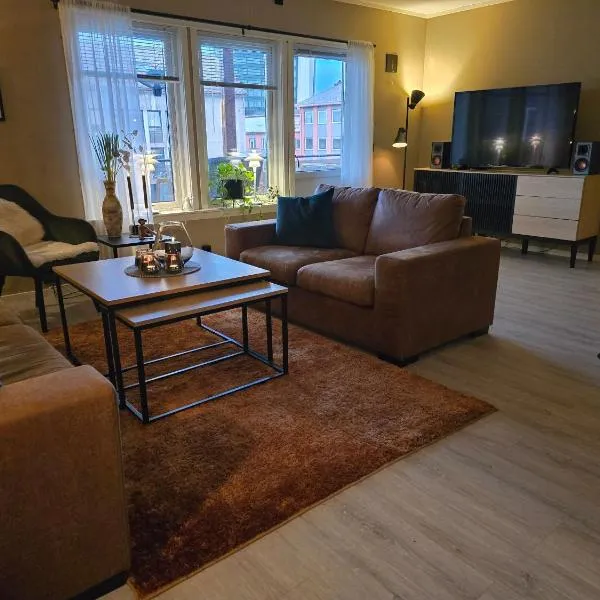 Koselig og moderne leilighet, meget sentralt i Narvik med gratis parkering!, hotel en Narvik