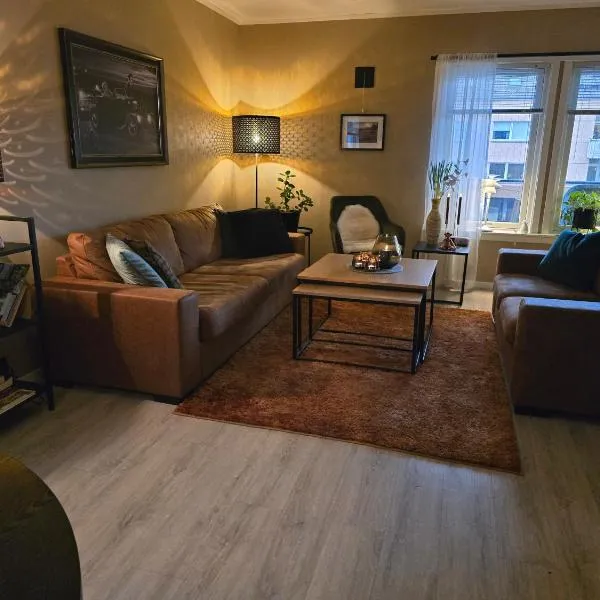 Koselig og moderne leilighet, meget sentralt i Narvik med gratis parkering!, hotel v destinaci Narvik