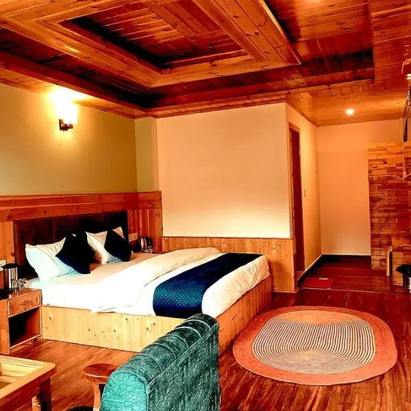 Hotel Nayra, hotel in Manāli