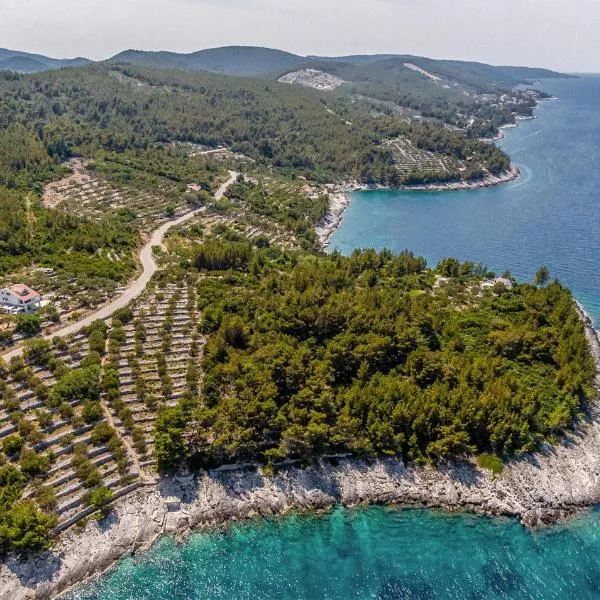 5 Bedroom Beach Front Home In Blato, hotel in Blato
