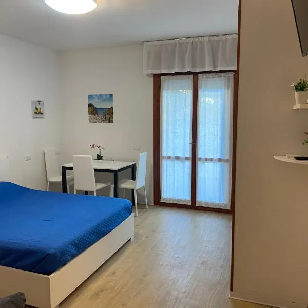 Monolocale relax，位于利尼亚诺萨比亚多罗的酒店