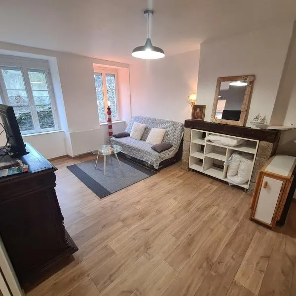 Superbe appartement, hotel in Granville