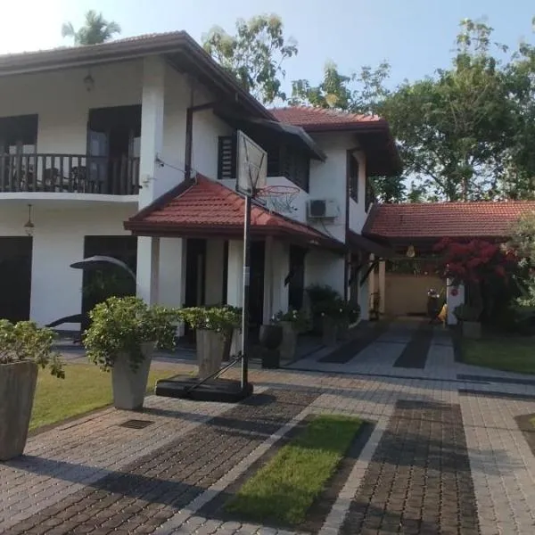 Sella Villa, hotel in Seeduwa