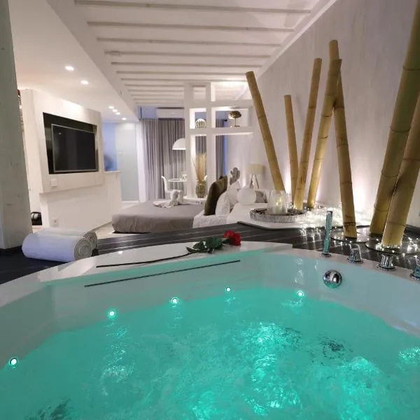 HOME 3 Luxury Suite, hotel in Bisceglie