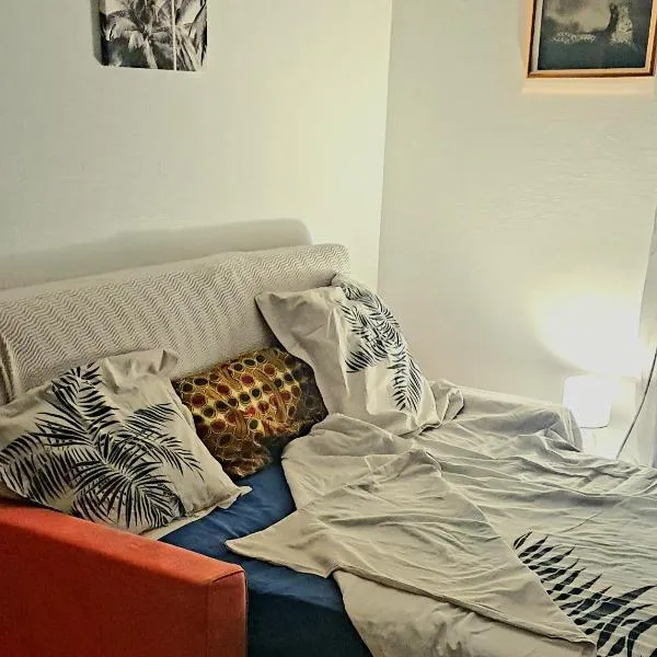 Studio cosy 33, hotel in Bassens