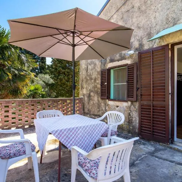 3 Bedroom Lovely Home In Nerezine, hotel v destinaci Nerezine