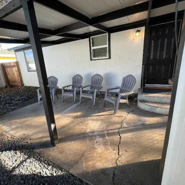 Adorable 2 BD 1 BTH Home Minutes Away from Gonzaga, hotel in Spokane