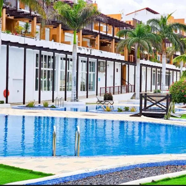 House Helen Holiday Inn Golf, hotel in San Miguel de Abona