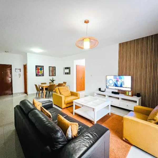 3 Bed Apartment - Sleeps 6 - Free Parking, hotel di Luanda