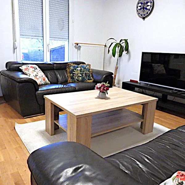 Zen house -5 bedrooms- for holidays in Luxembourg, hotel v destinaci Marnach