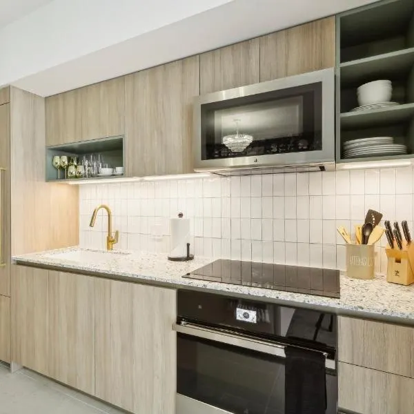 Stunning Lux 2 Bed 2 Bath with Panoramic View from Balcony, Hotel in Miami