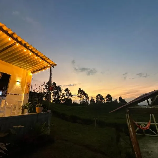 Cabaña privada cerca a termales San Vicente, hotell sihtkohas Santa Rosa de Cabal