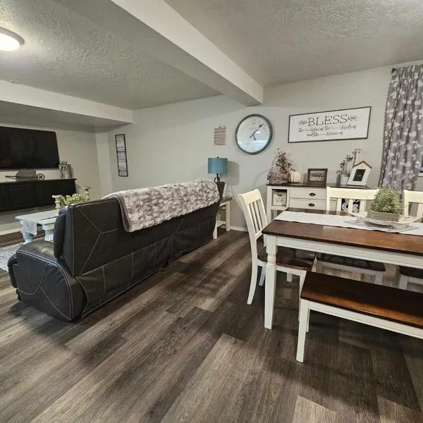 Centrally Located 1500 SqFt Private Guest Suite with Hot Tub, hotel v destinaci Meridian