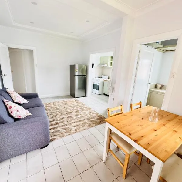 2 Bedroom House, hotel in Sydney