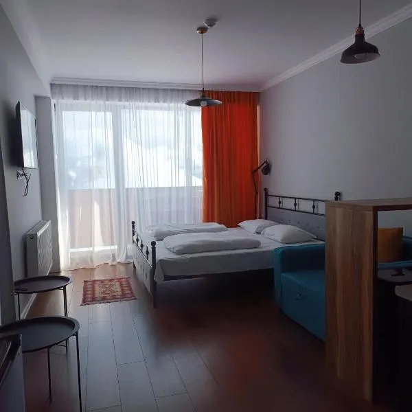 Twins studio N339, hotel in Gudauri