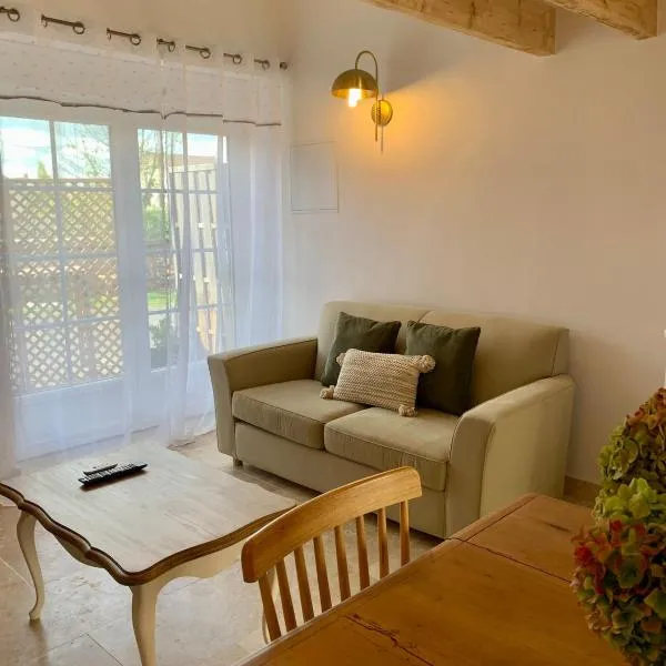 La petite maison, hotel v destinaci Neuvic