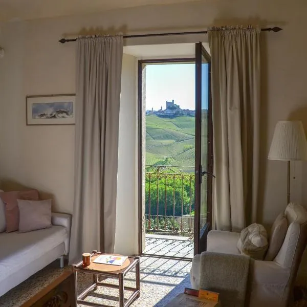 Casa Guglielmo with a castle view, hotel en Serralunga d'Alba