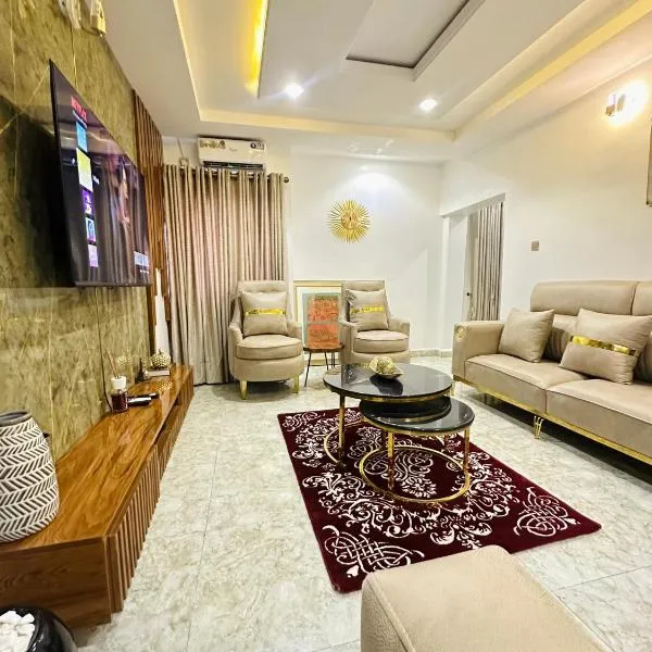 Glamorous 2 Bedroom at Wuse 2 Abuja with 24hr Power WIFI NETFLIX, hotel v destinaci Abudža