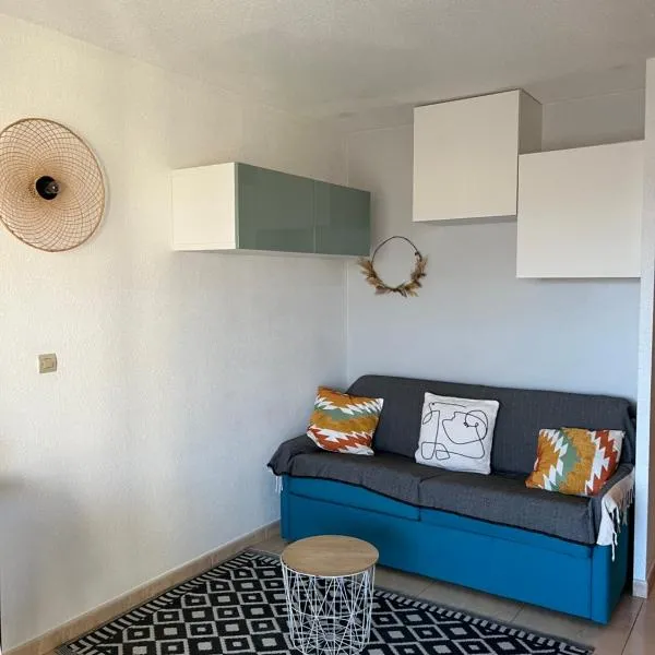 Appartement Cosy, au pied de la plage du Grazel., hotel in Gruissan