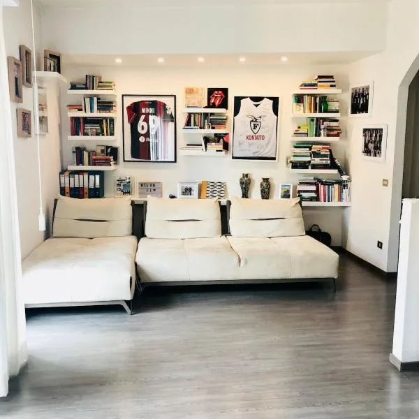 Cozy and Deluxe Apartment minutes from downtown, hotel v destinaci Boloňa
