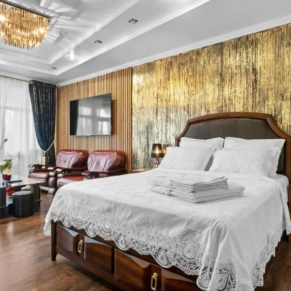 Luxurious Villa with Huge Garden, Terrace & Outdoor Space, хотел в Букурещ