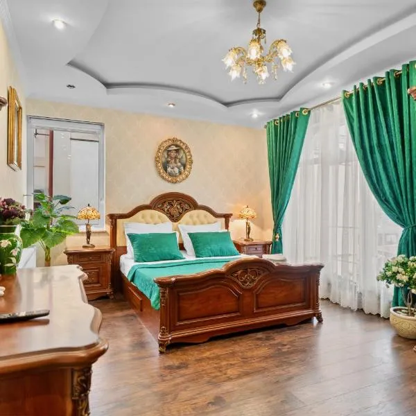 High-end 3BR Apartment - Private Garden, Terrace & BBQ, hotel v Bukurešti