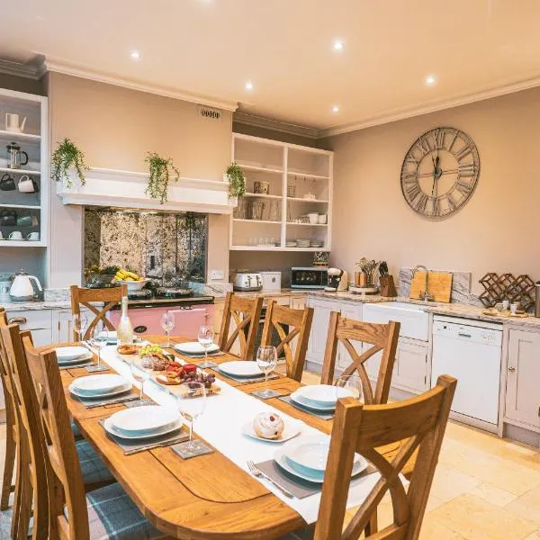 St Michaels Town House - Elegant and Large Holiday Home in the Heart of Gloucester, hotel v destinaci Gloucester