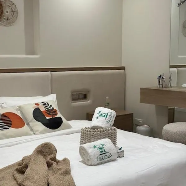 HideOut, hotel in As Sīfah