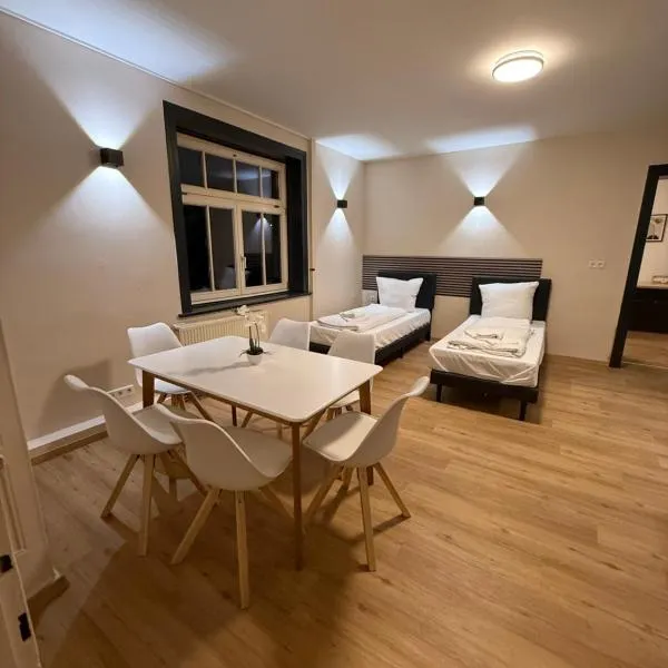 CROWN LIVING Villa Blumenau Studios, SmartTV, Parkplatz, hotel in Lustenau