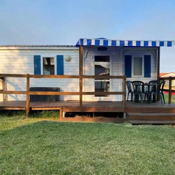 Atlantic Shell Bungalow, hotel v destinaci Pataias