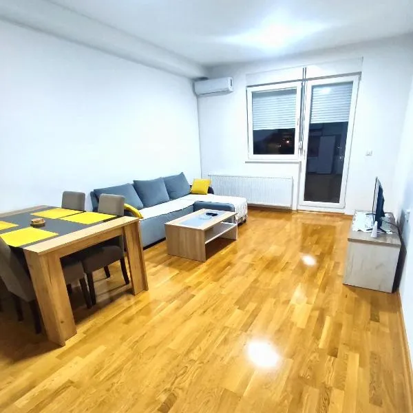 Lux apartman Ub, hotel v mestu Ub