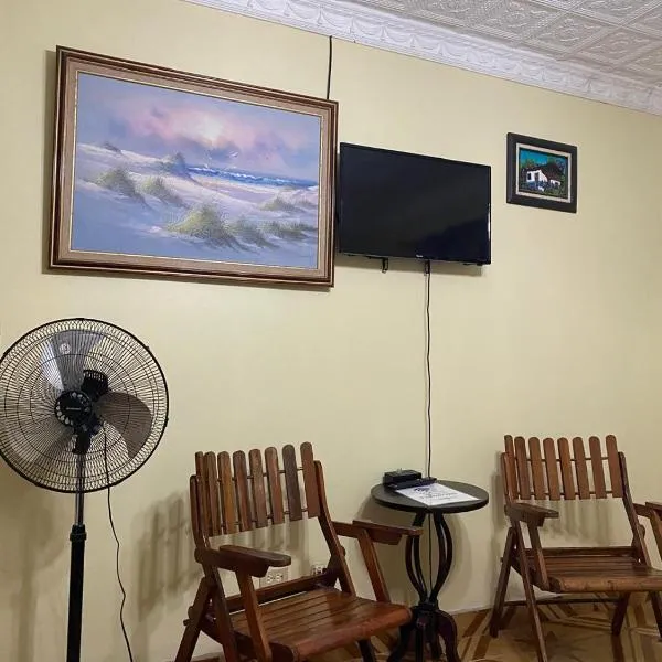 Alexander b&b, hotel u gradu Alahuela