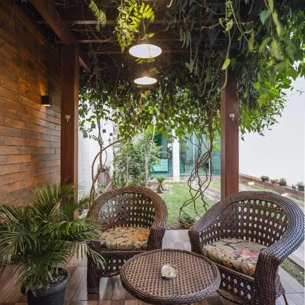 Sobrado Luxo com Hidromassagem, Terraço e Lareira, hotel v destinaci Maringá