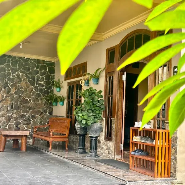 Good Feeling Ijen Banyuwangi, hotel v destinaci Banyuwangi