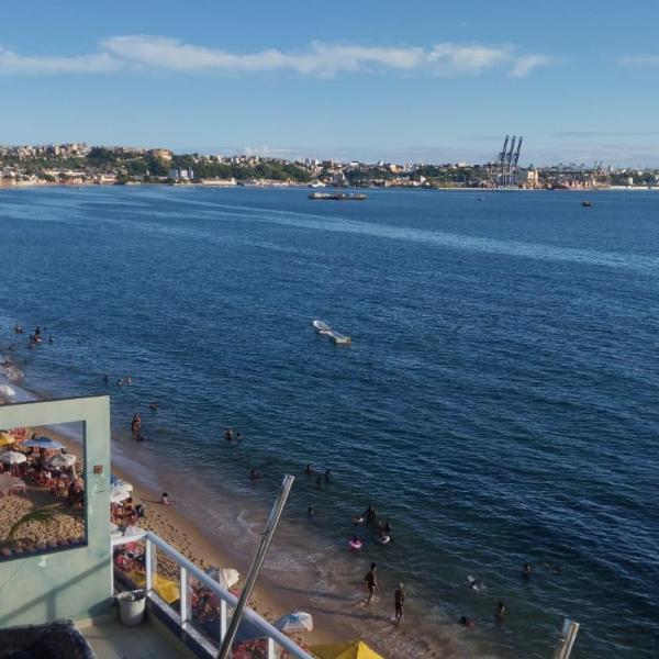 Apartamento grande beira mar