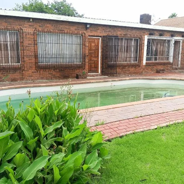 Ubuntu Heaven, hotel em Germiston