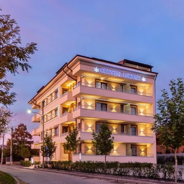 Crystal Luxury, hotel v destinaci Craiova