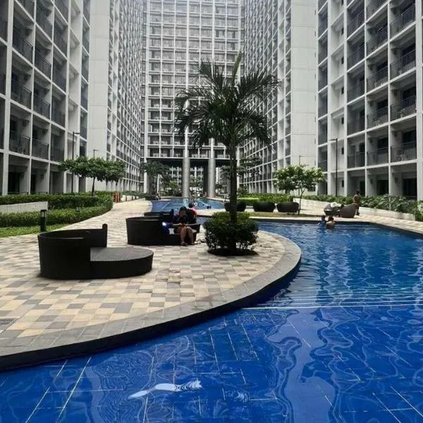 Shore2 Haven - Chic Condotel Near Mall of Asia, hotel in Manila