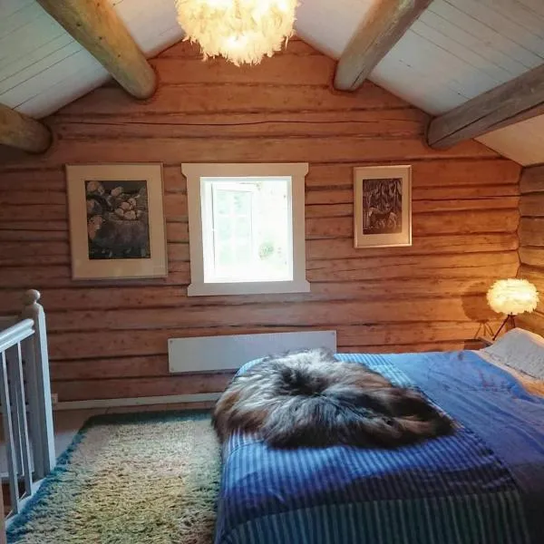 Cozy Cabin Retreat in Scenic Valley, E6 south of Trondheim, hotel v destinaci Storen